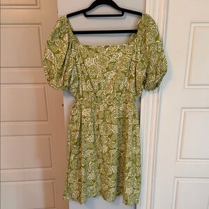 Green Floral Square-Neck Puff-Sleeve Dress